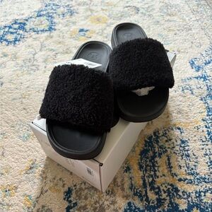 Lululemon Black and Gold Fleece Slides